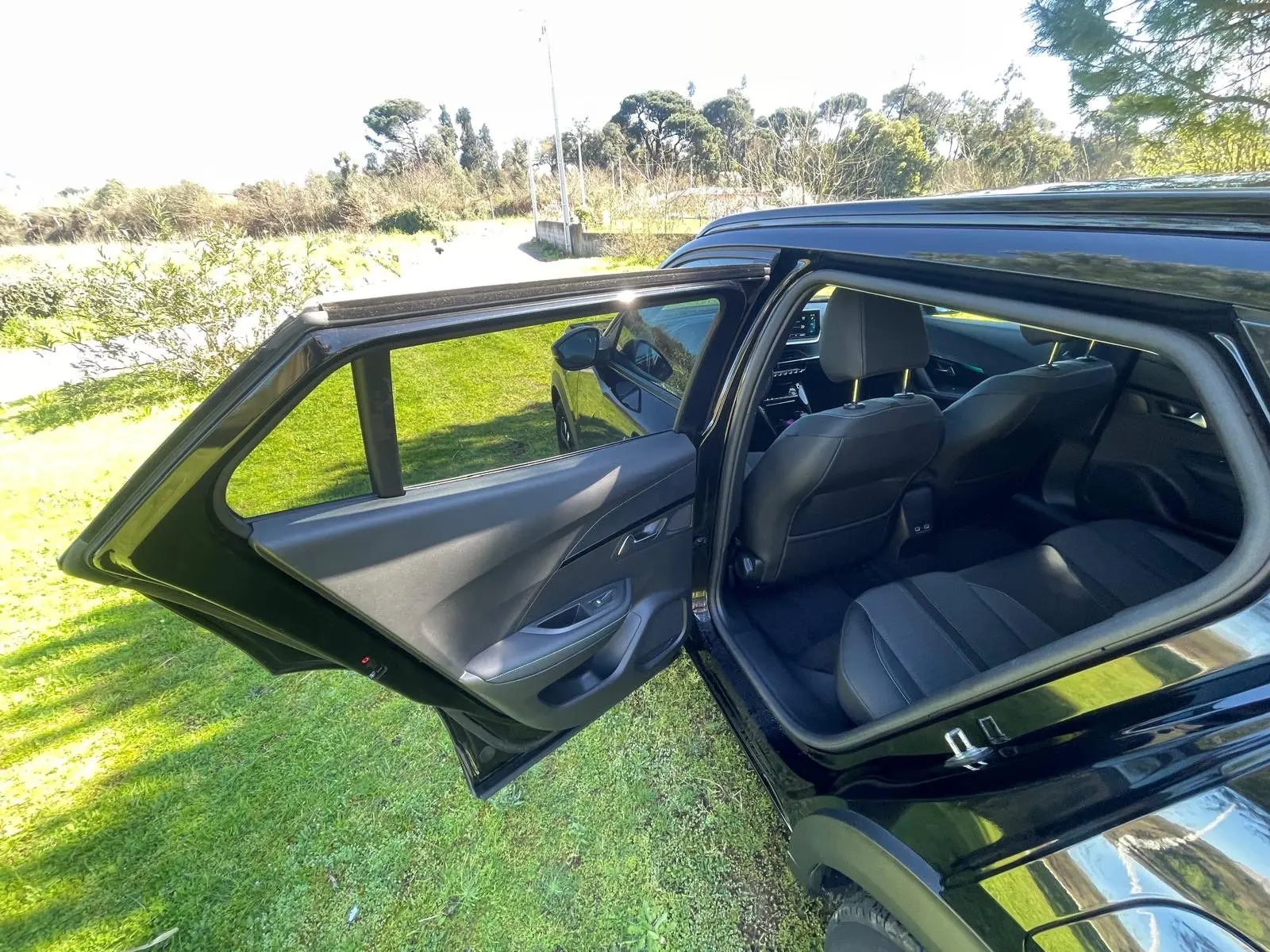 Peugeot e-2008 50 kWh Allure 22