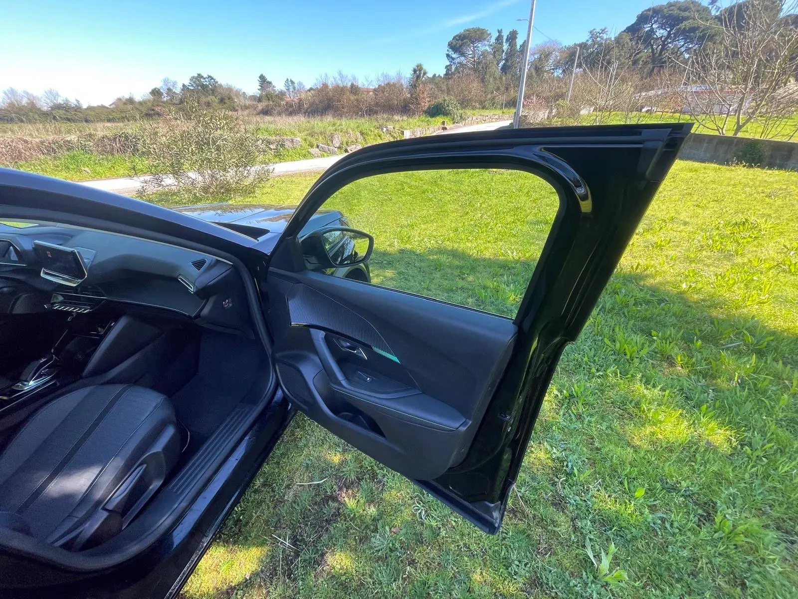 Peugeot e-2008 50 kWh Allure 21