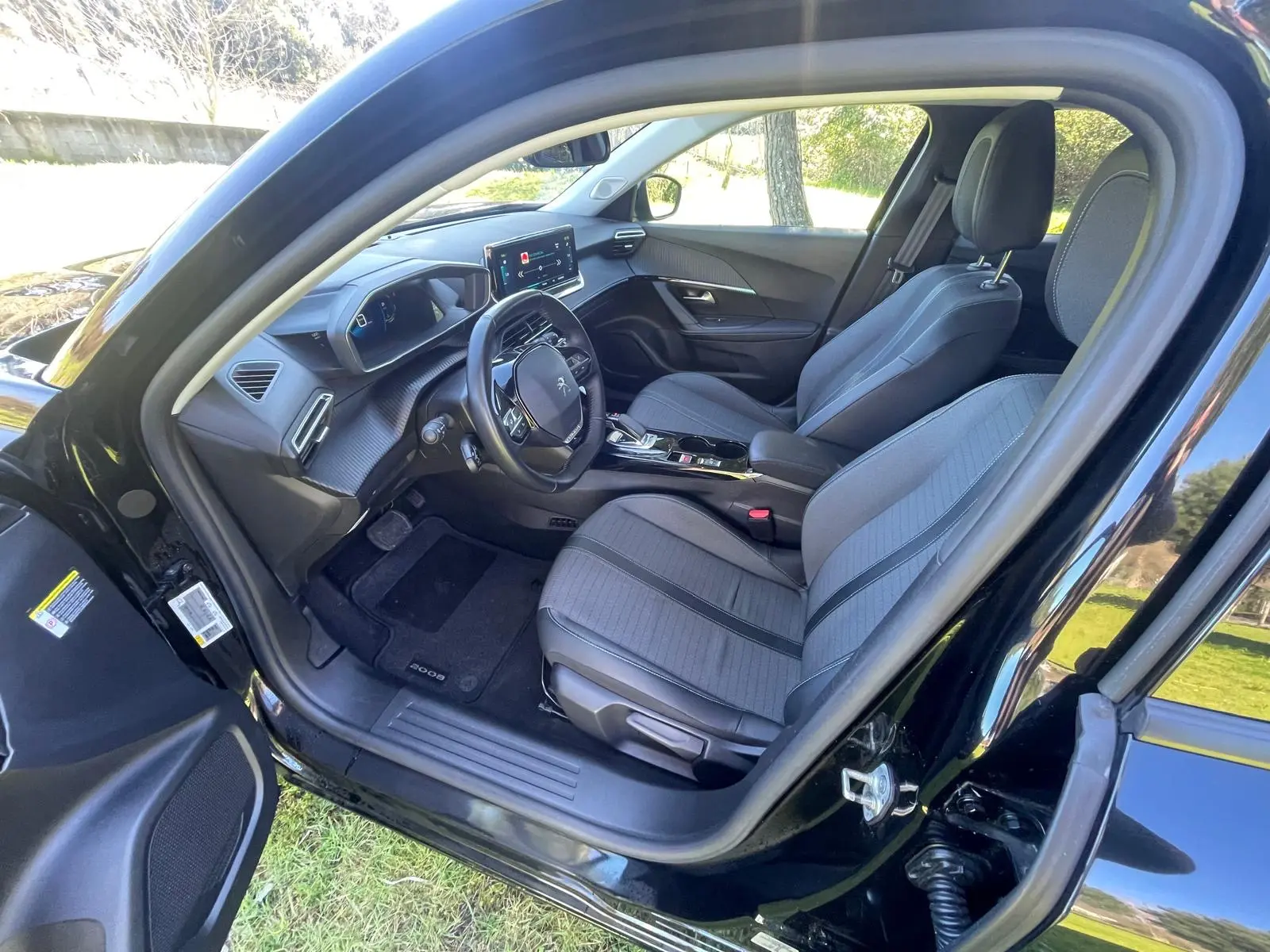 Peugeot e-2008 50 kWh Allure 14