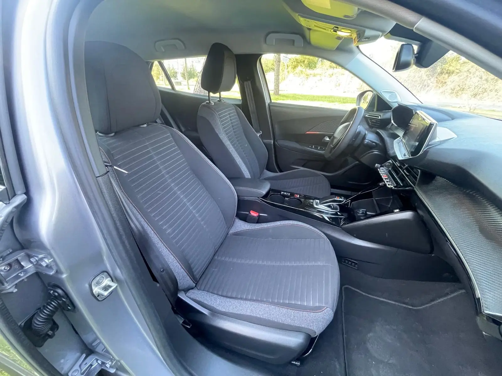 Peugeot e-2008 50 kWh Active 24