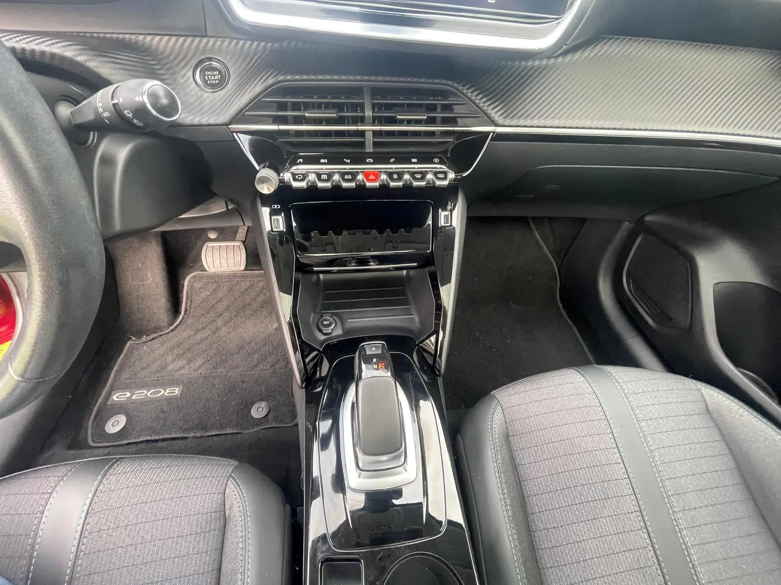 Peugeot e-208 Allure 34