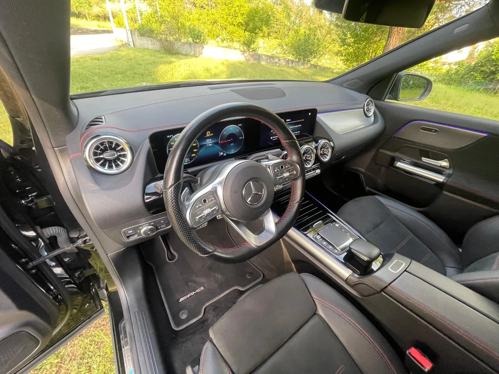 Mercedes-Benz EQA 250+ AMG Line 14