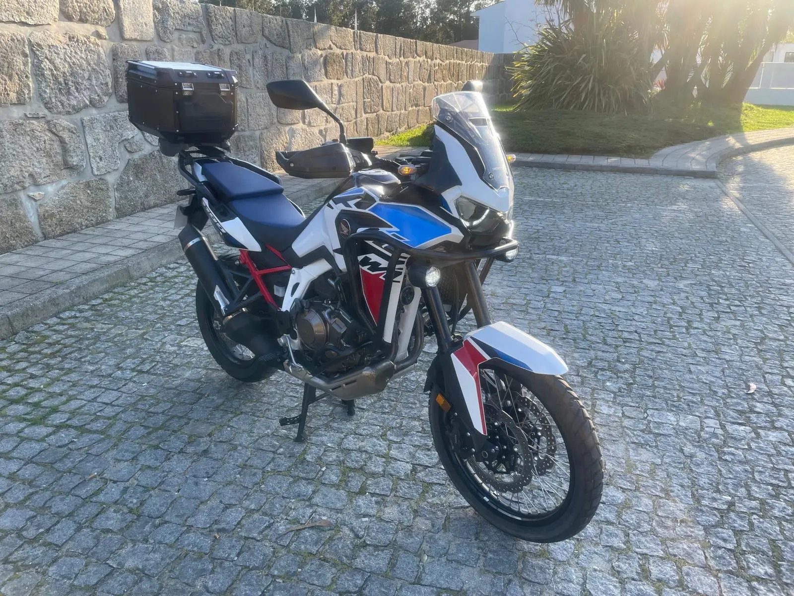 Honda Africa Twin Tricolor 6