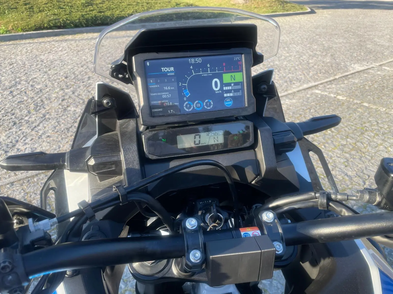 Honda Africa Twin Tricolor 9