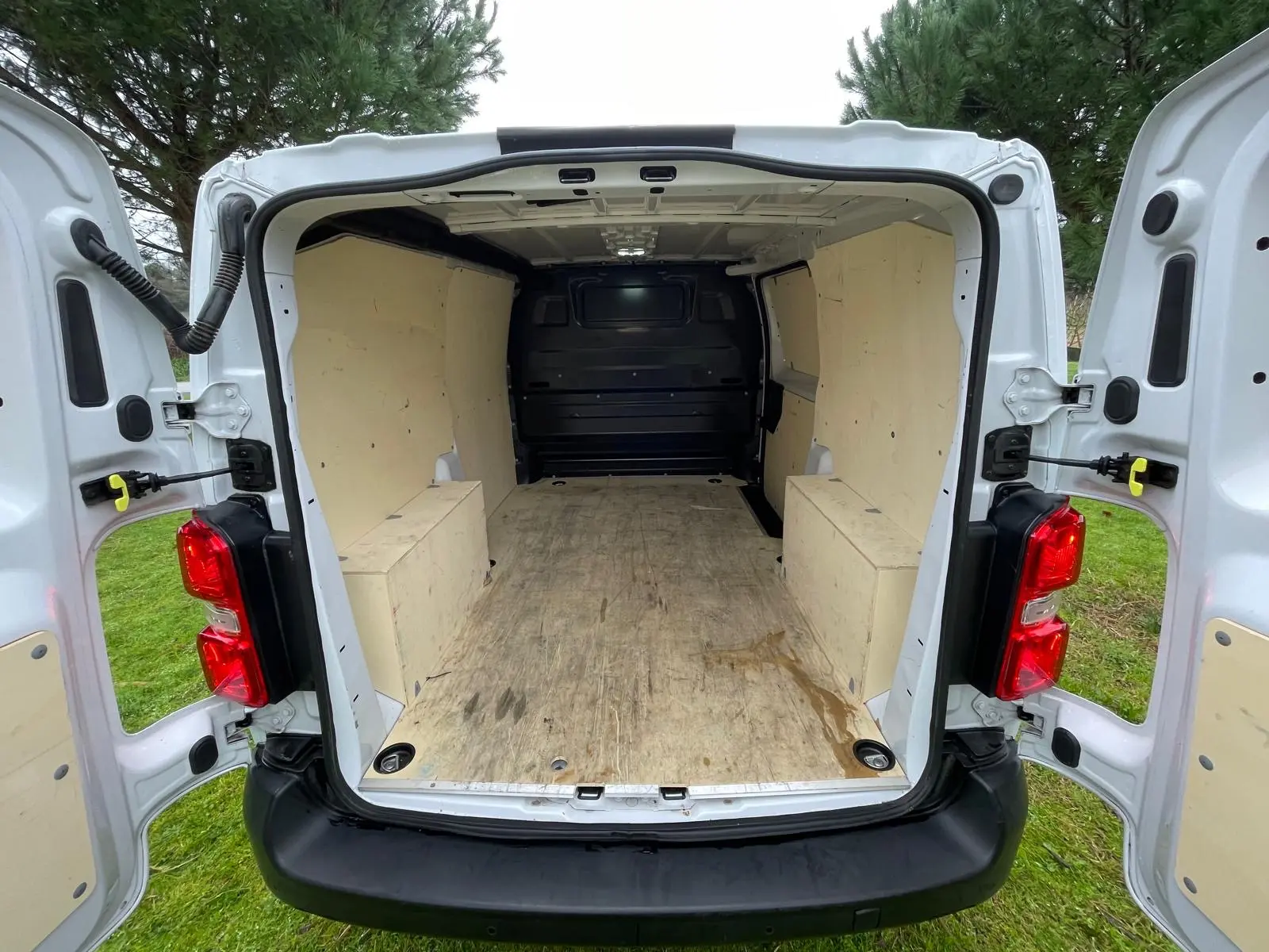 Citroën e-Jumpy Standard (75-kWh) 21