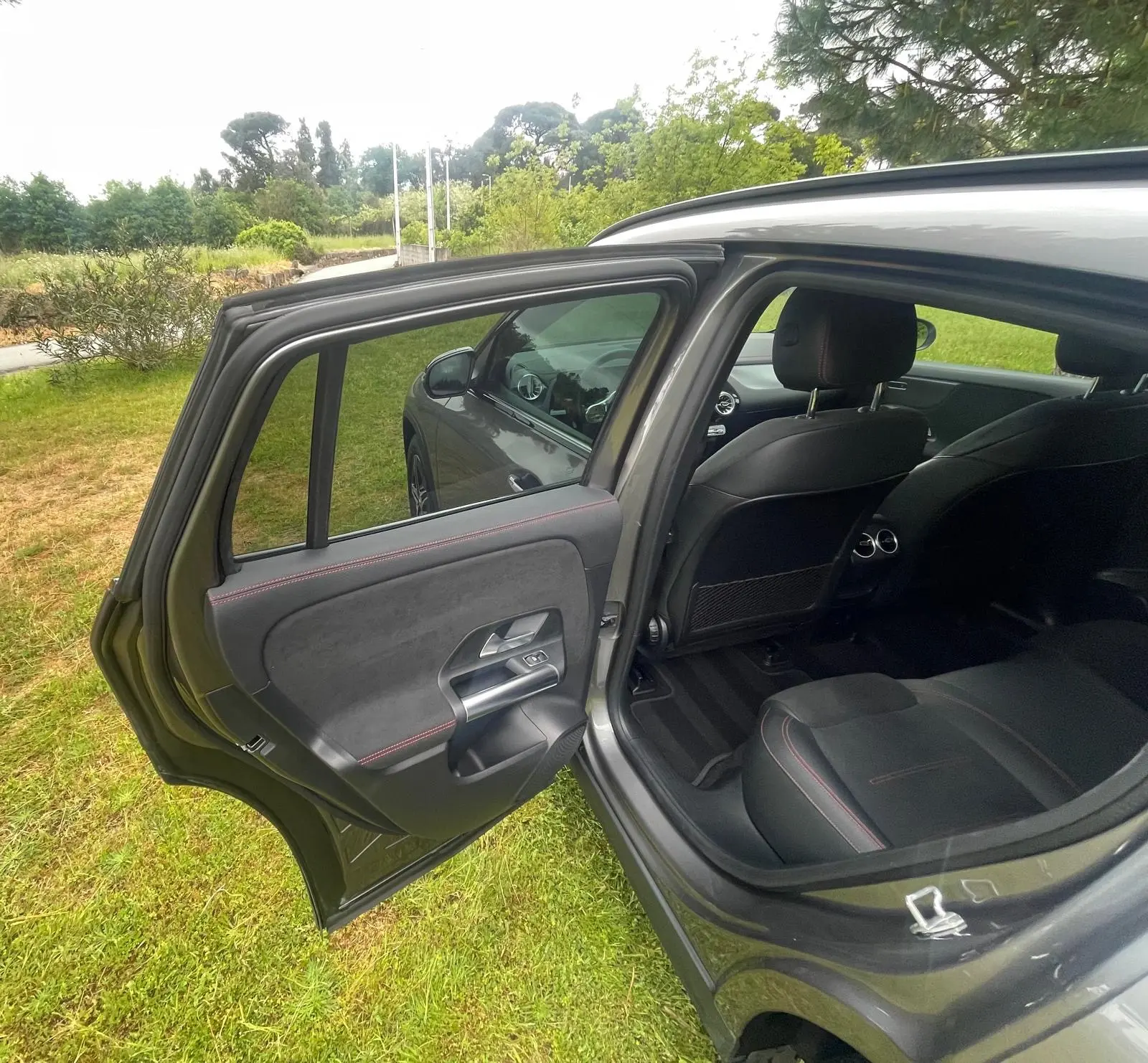 Mercedes-Benz EQA 250 AMG Line 14