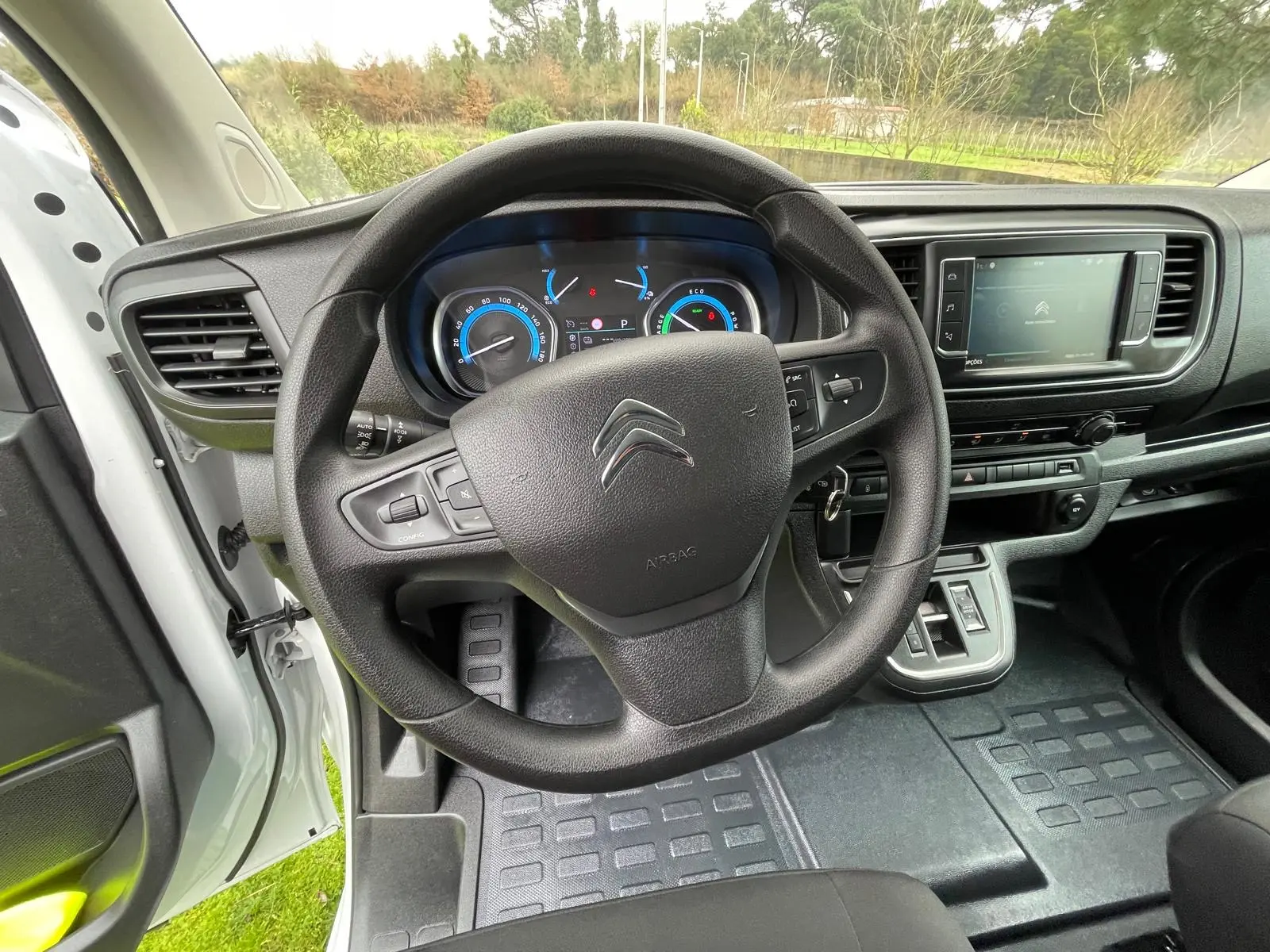 Citroën e-Jumpy Standard (75-kWh) 4