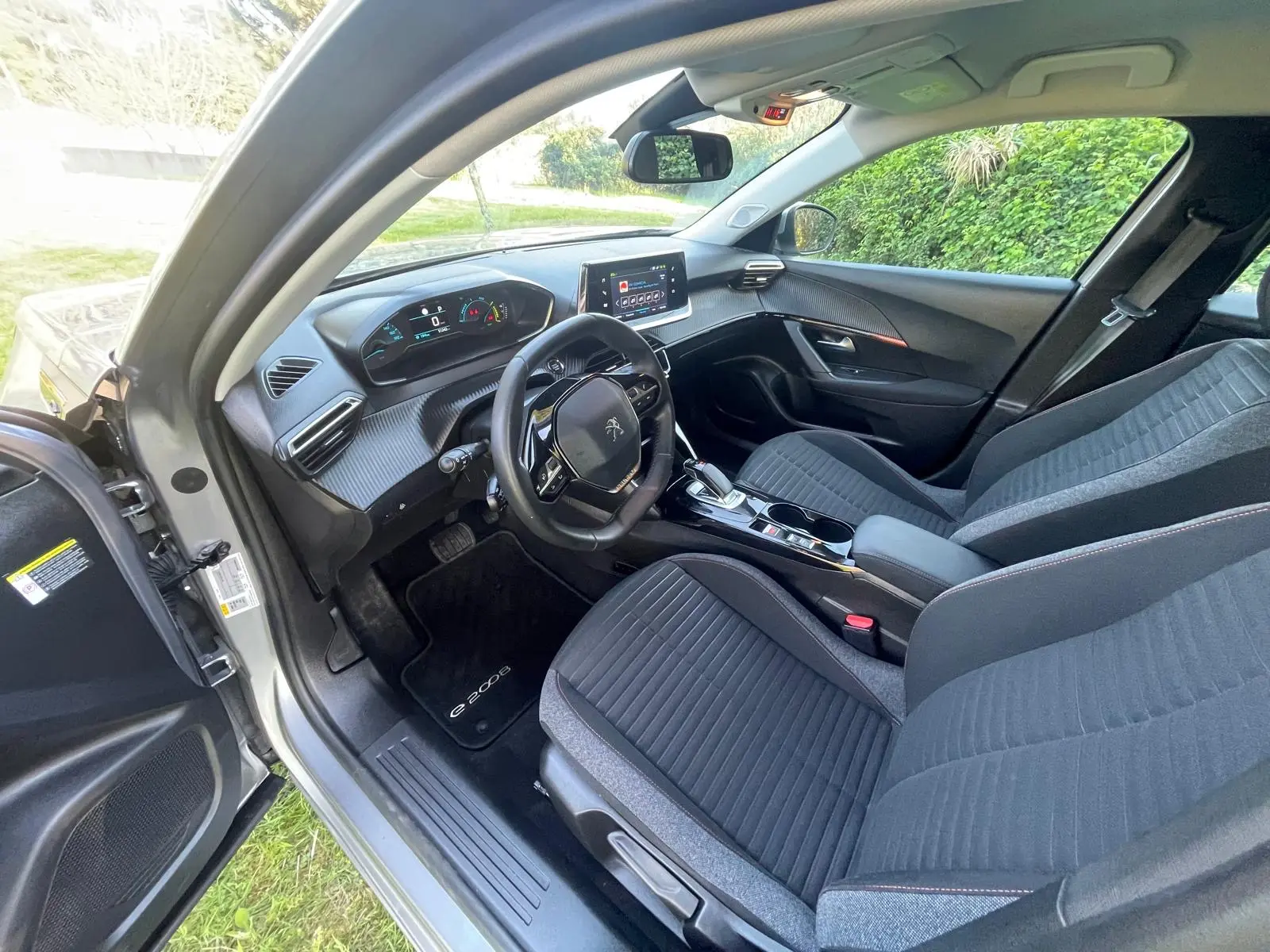 Peugeot e-2008 50 kWh Active 19