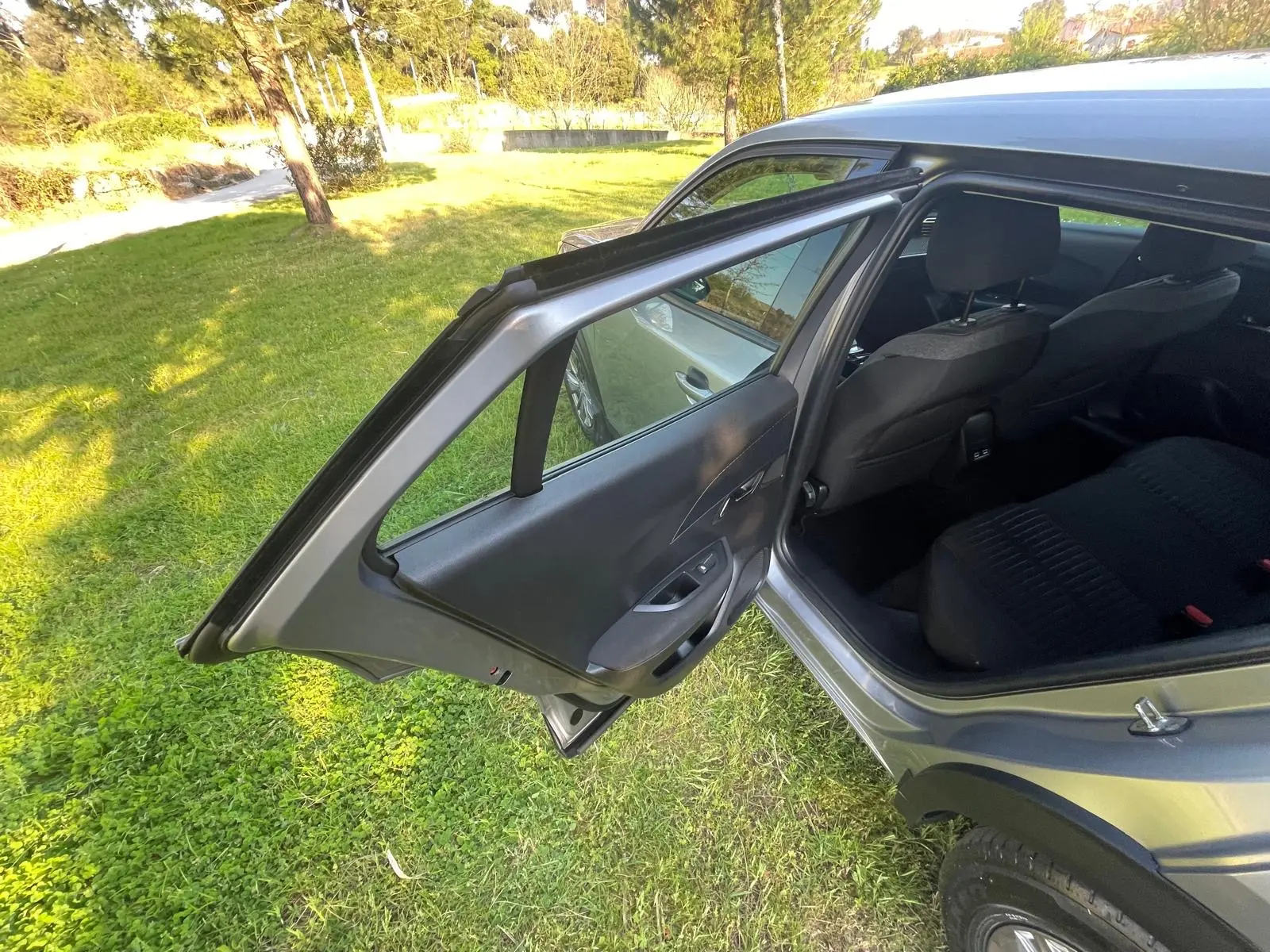 Peugeot e-2008 50 kWh Active 10