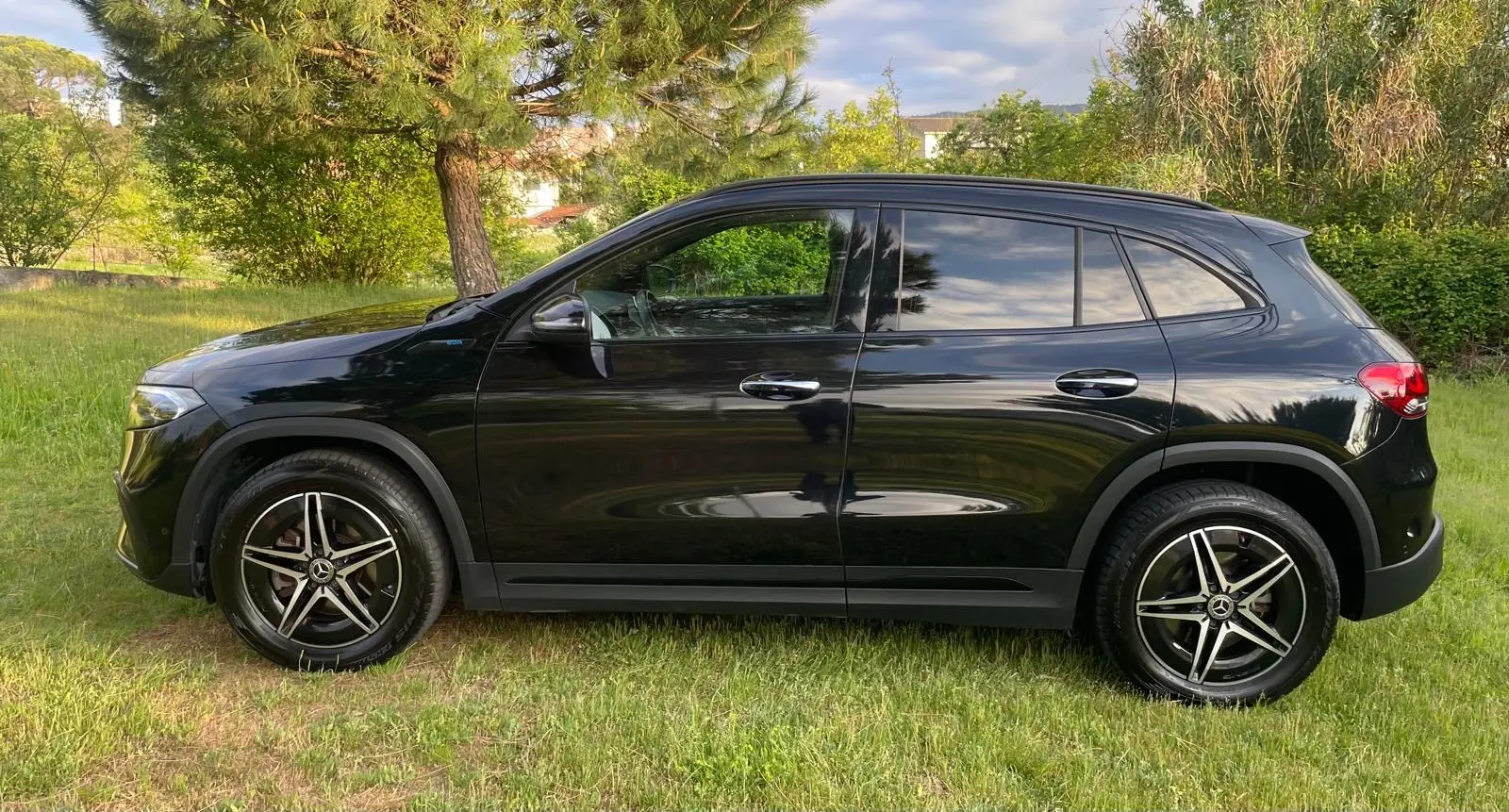 Mercedes-Benz EQA 250+ AMG Line 11