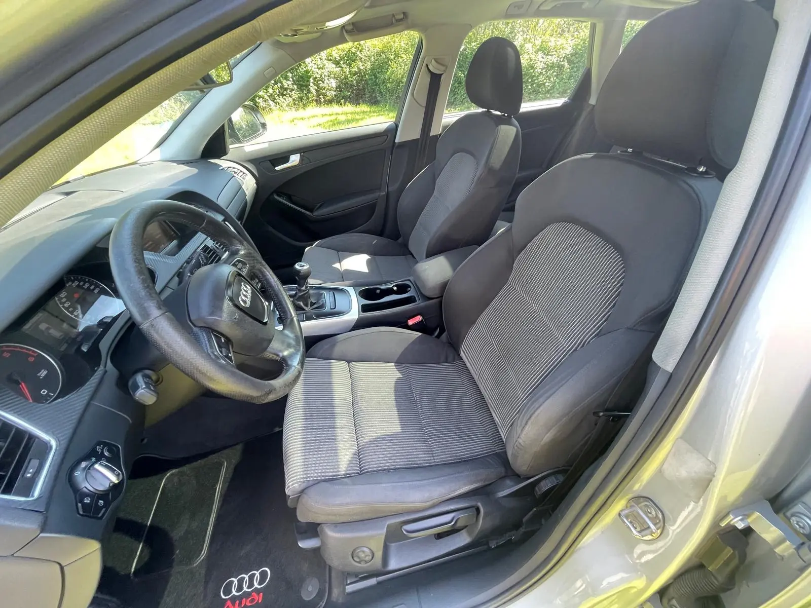 Audi A4 Avant 2.0 TDI Business Line 9