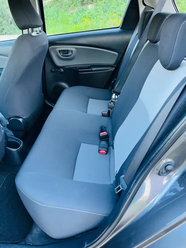 Toyota Yaris Exclusive 9