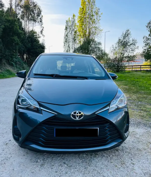 Toyota Yaris Exclusive 2