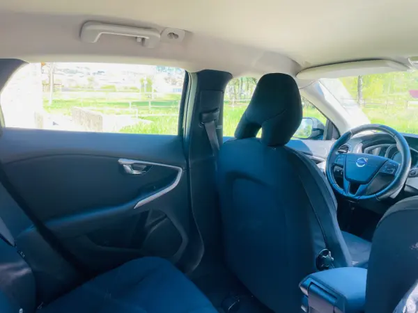 Volvo V40 Cross Country 2.0 D2 9