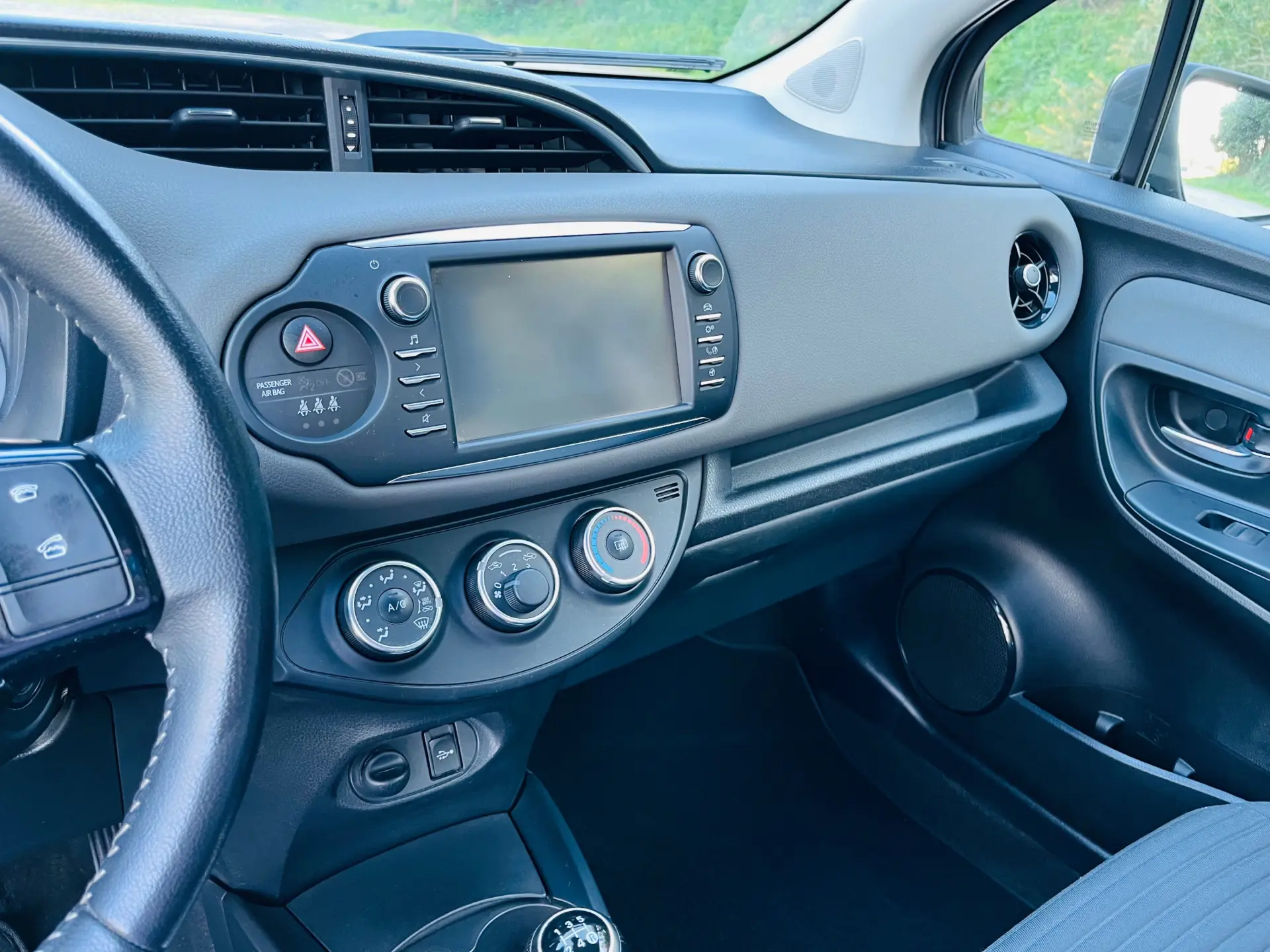 Toyota Yaris Exclusive 11