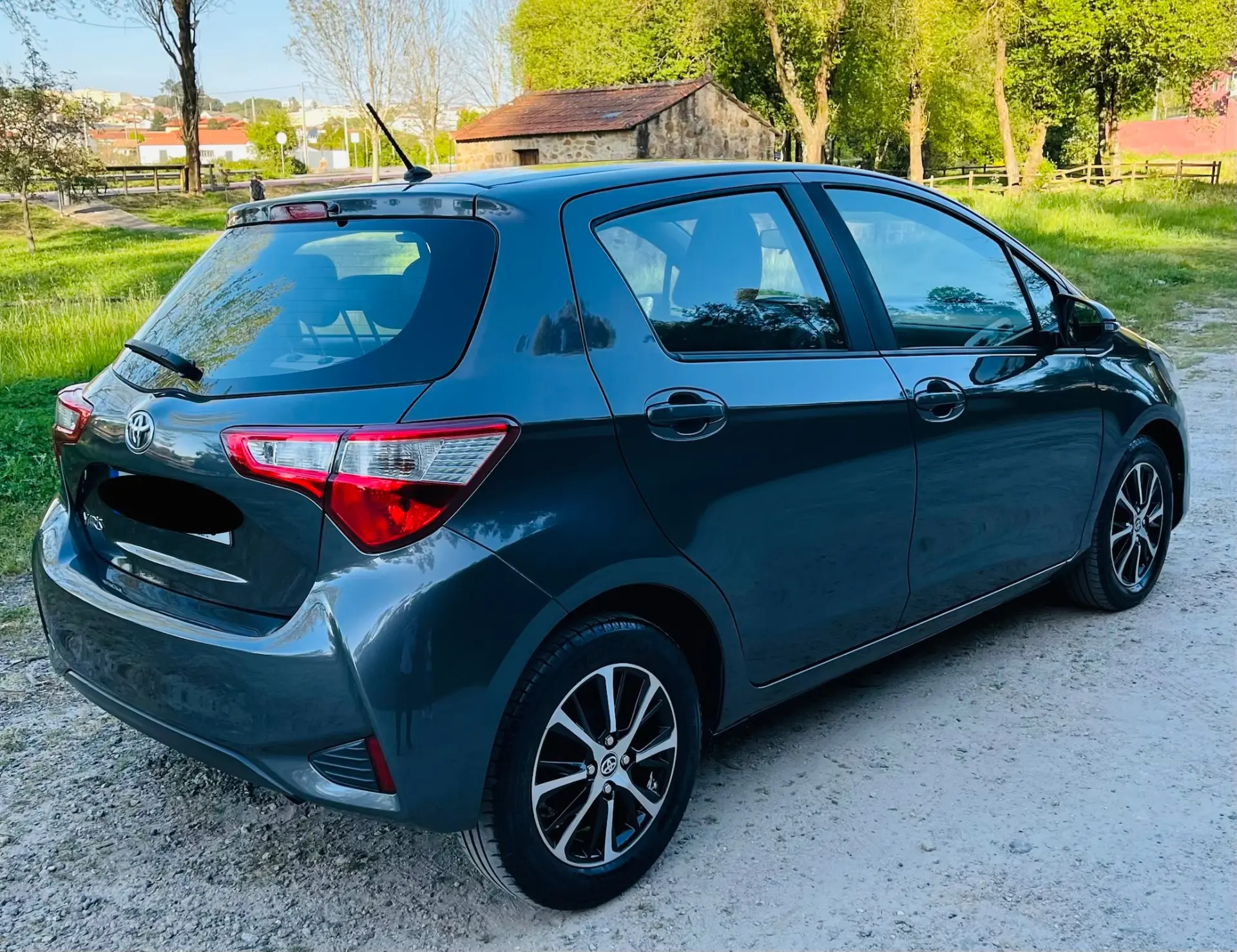 Toyota Yaris Exclusive 3