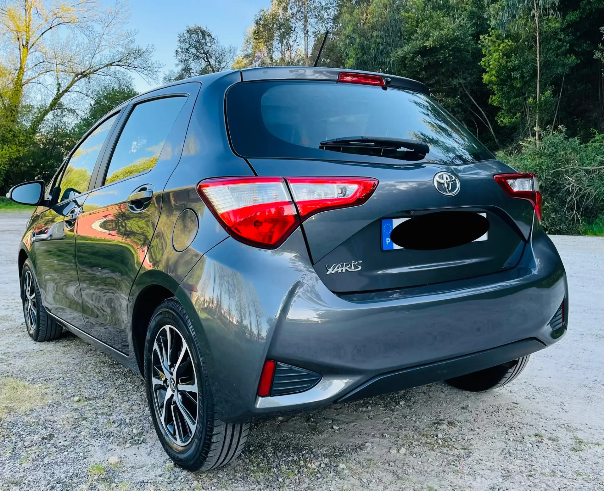 Toyota Yaris Exclusive 4