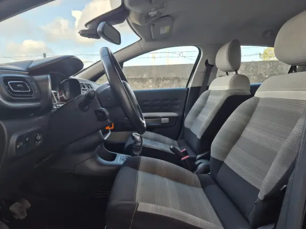 Citroën C3 1.2 PureTech Shine 16