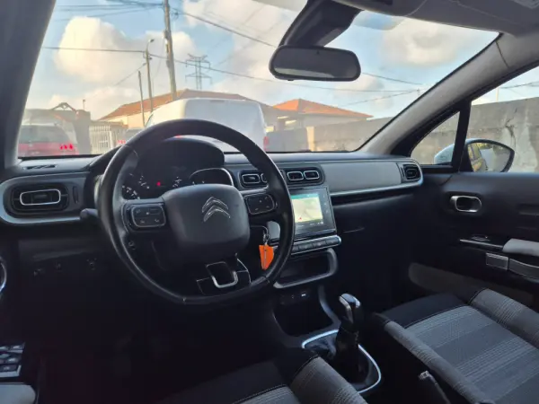 Citroën C3 1.2 PureTech Shine 18