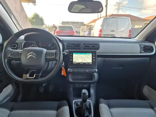 Citroën C3 1.2 PureTech Shine 19