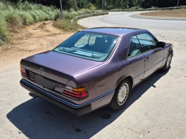 Mercedes-Benz 230 Outro 6