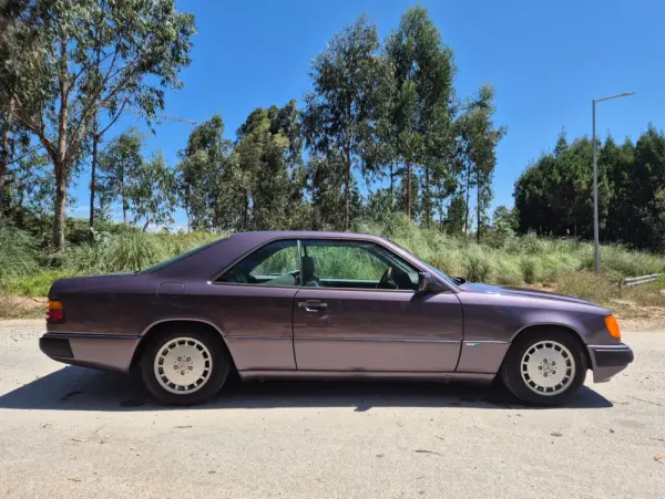 Mercedes-Benz 230 Outro 7