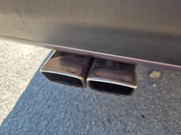 Mercedes-Benz 230 Outro 14