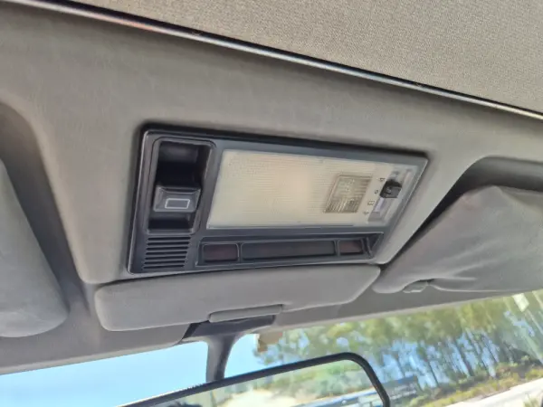 Mercedes-Benz 230 Outro 33