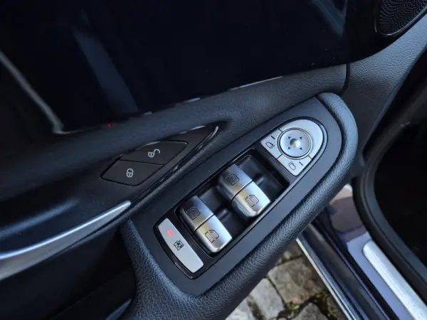 Mercedes-Benz C 200 d Station 9G-TRONIC 38