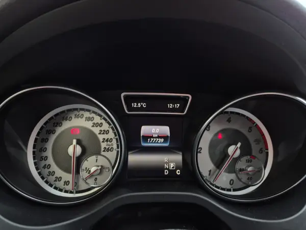 Mercedes-Benz CLA 200 d Shooting Brake AMG Line Aut. 20