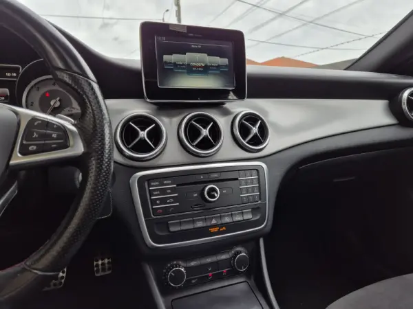 Mercedes-Benz CLA 200 d Shooting Brake AMG Line Aut. 21