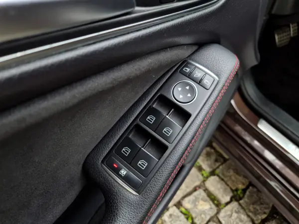 Mercedes-Benz CLA 200 d Shooting Brake AMG Line Aut. 29