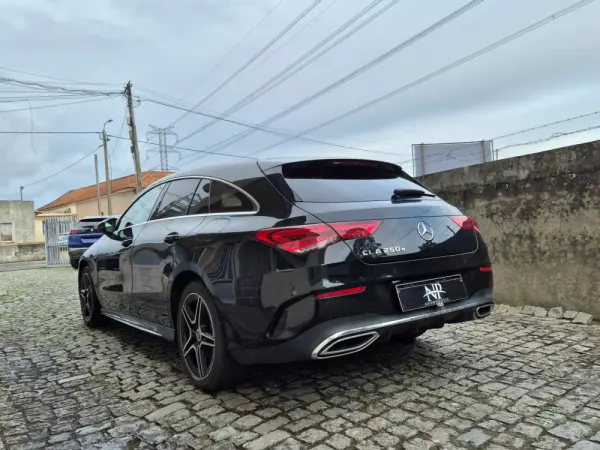 Mercedes-Benz CLA 250 e Shooting Brake AMG Line 2