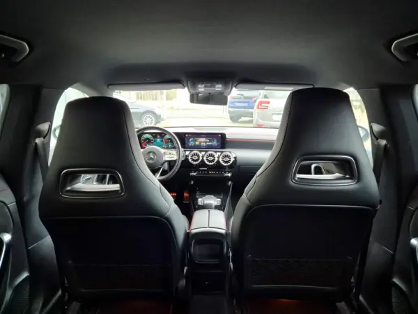 Mercedes-Benz CLA 250 e Shooting Brake AMG Line 9