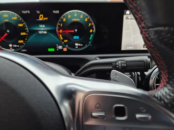 Mercedes-Benz CLA 250 e Shooting Brake AMG Line 21