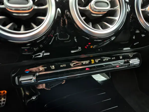 Mercedes-Benz CLA 250 e Shooting Brake AMG Line 31