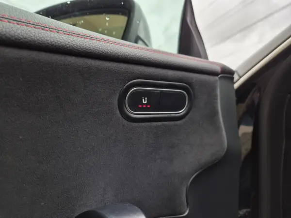 Mercedes-Benz CLA 250 e Shooting Brake AMG Line 35