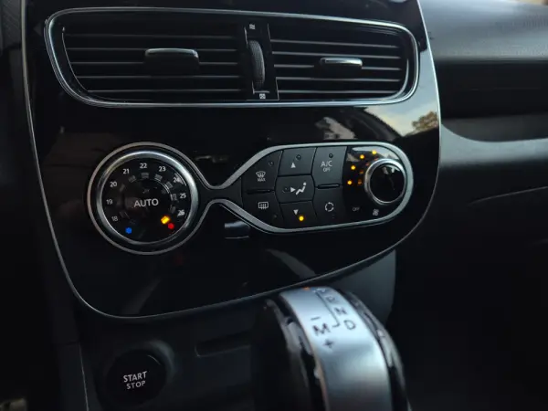 Renault Clio Sport Tourer (Energy) dCi 90 EDC Bose Edition 29