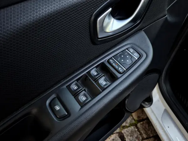 Renault Clio Sport Tourer (Energy) dCi 90 EDC Bose Edition 33