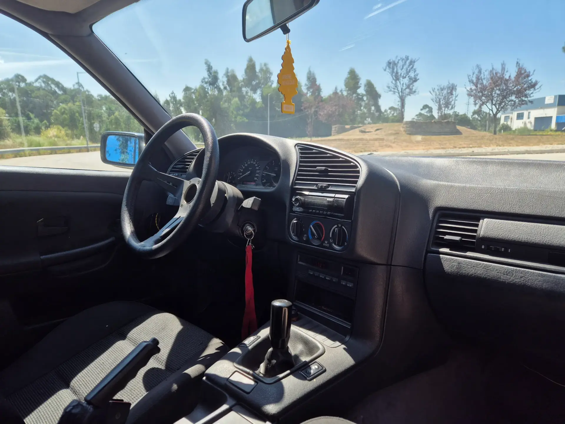 BMW 318 iS Coupé 13