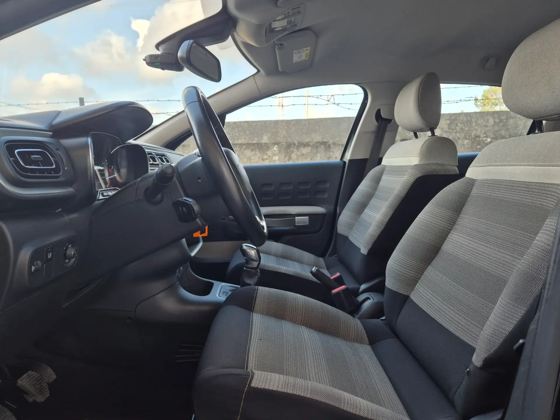 Citroën C3 1.2 PureTech Shine 16