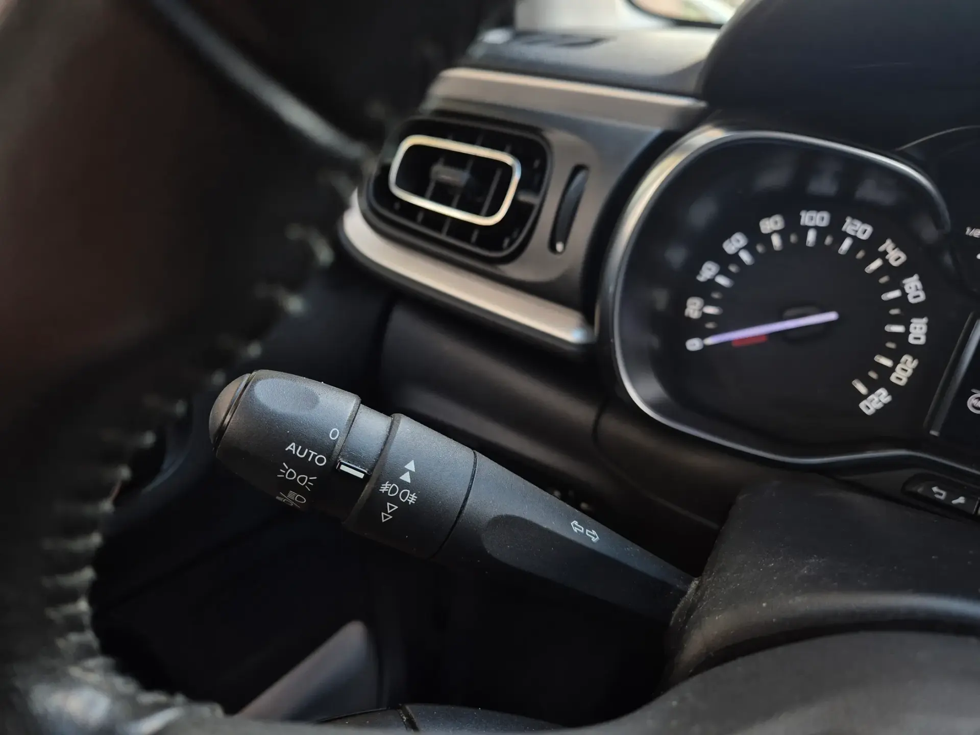 Citroën C3 1.2 PureTech Shine 22