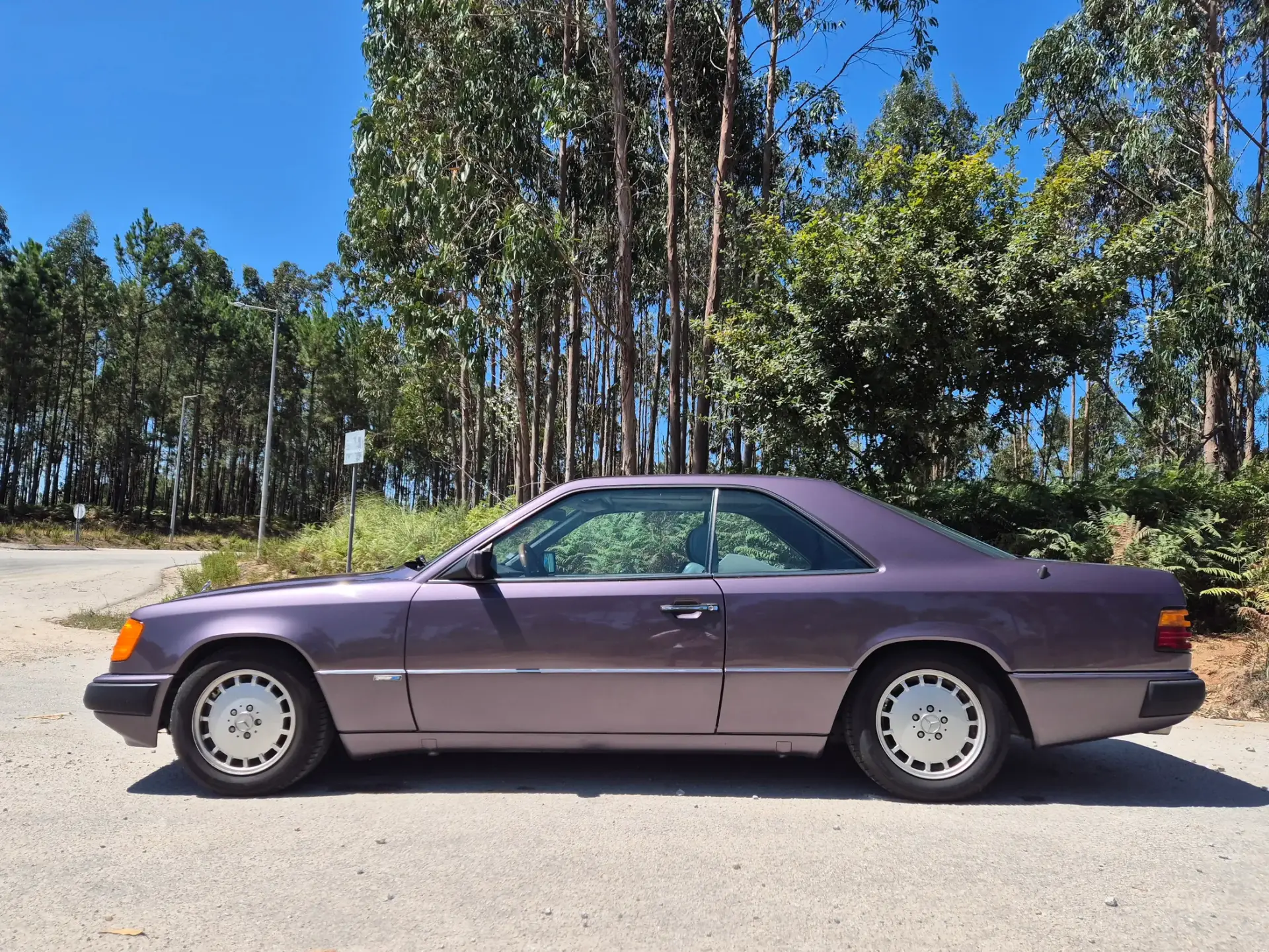 Mercedes-Benz 230 Outro 2