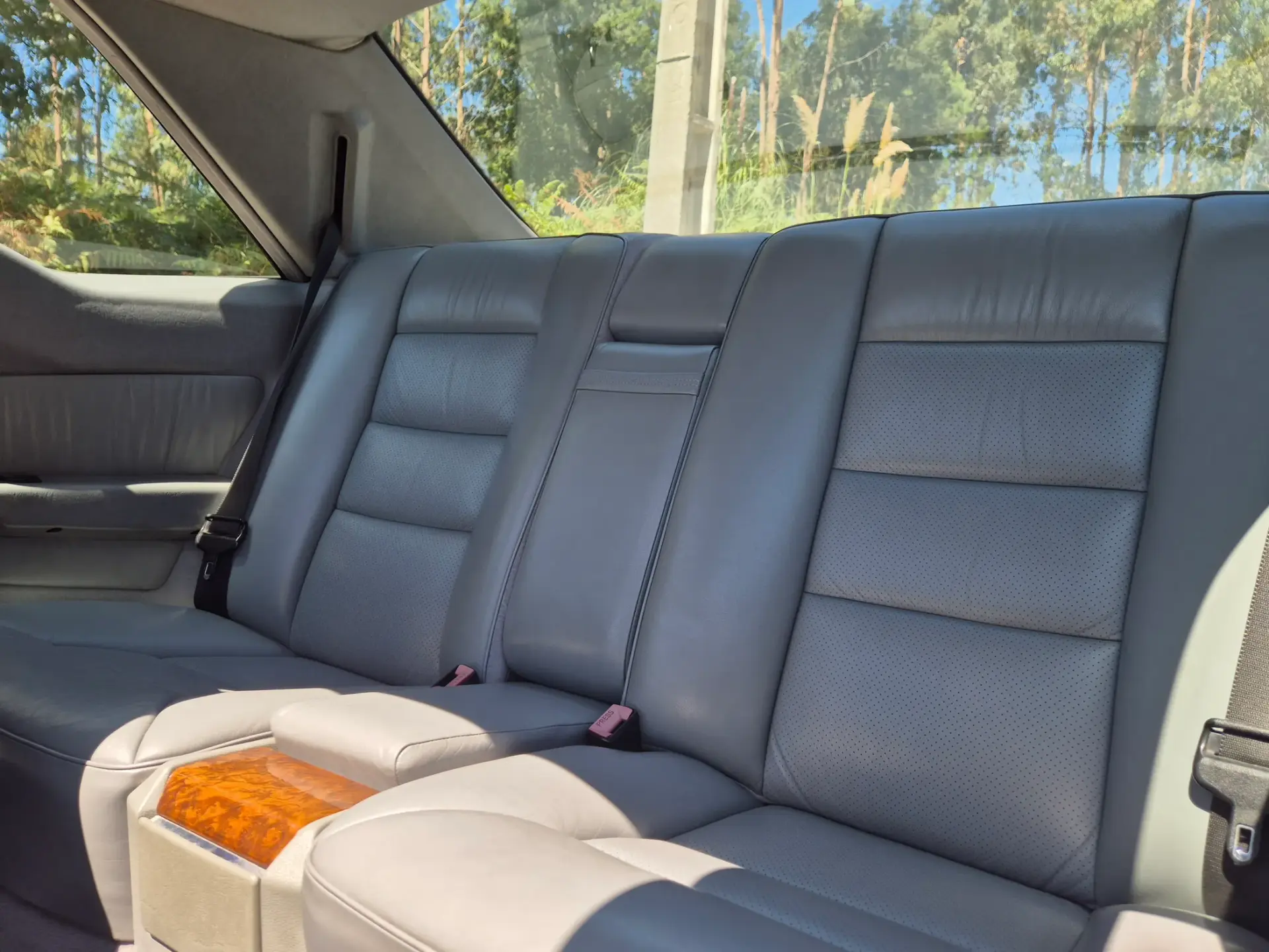 Mercedes-Benz 230 Outro 19