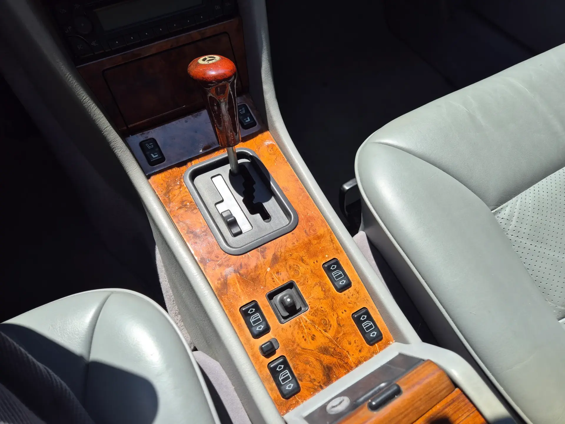 Mercedes-Benz 230 Outro 29