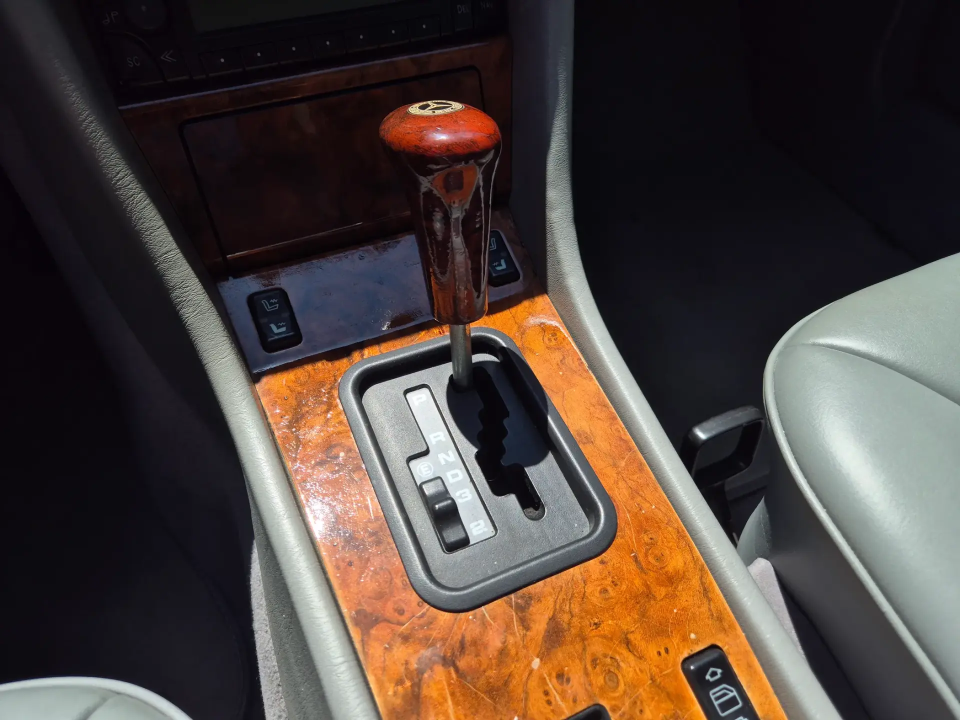 Mercedes-Benz 230 Outro 30