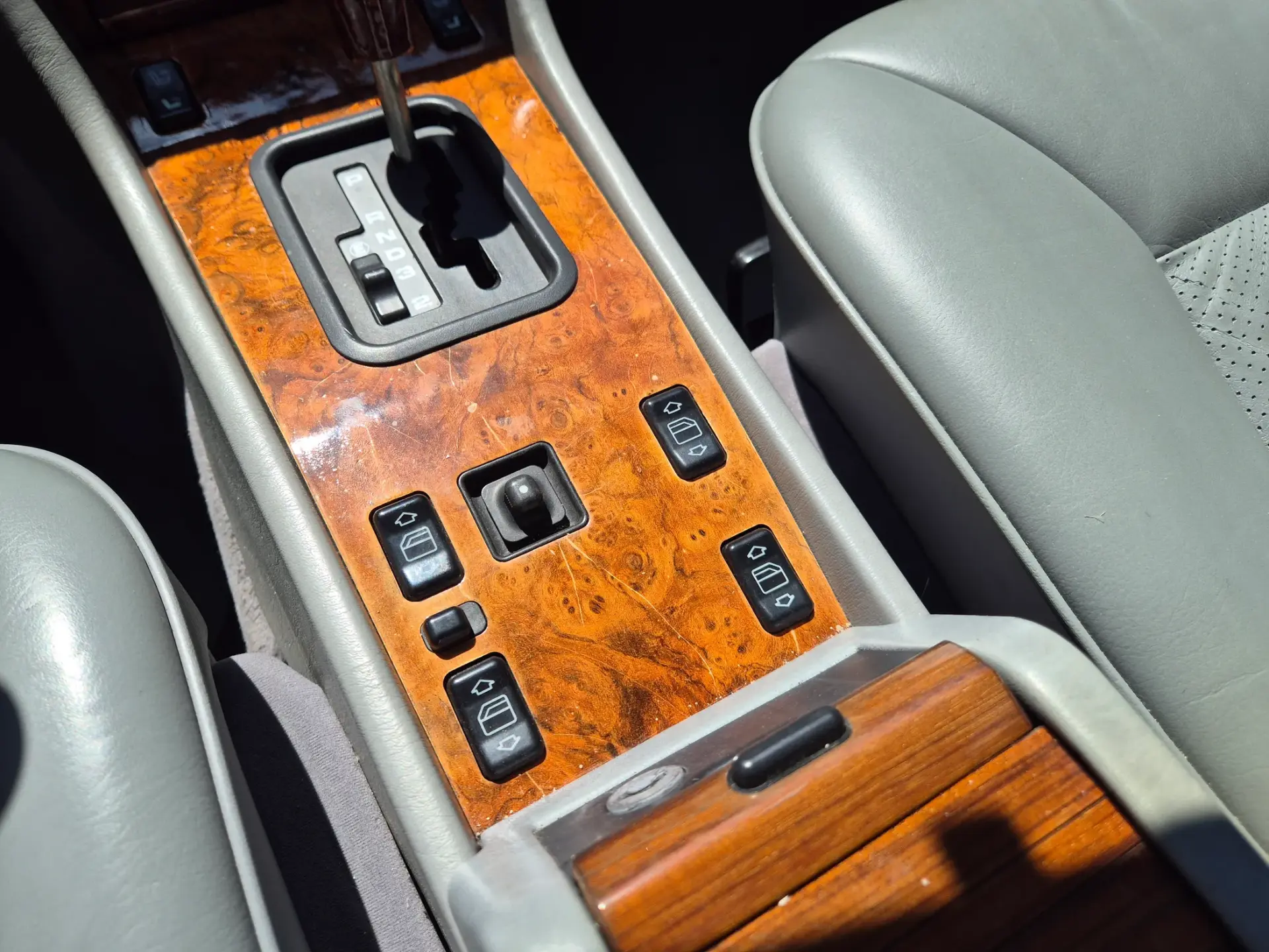 Mercedes-Benz 230 Outro 31