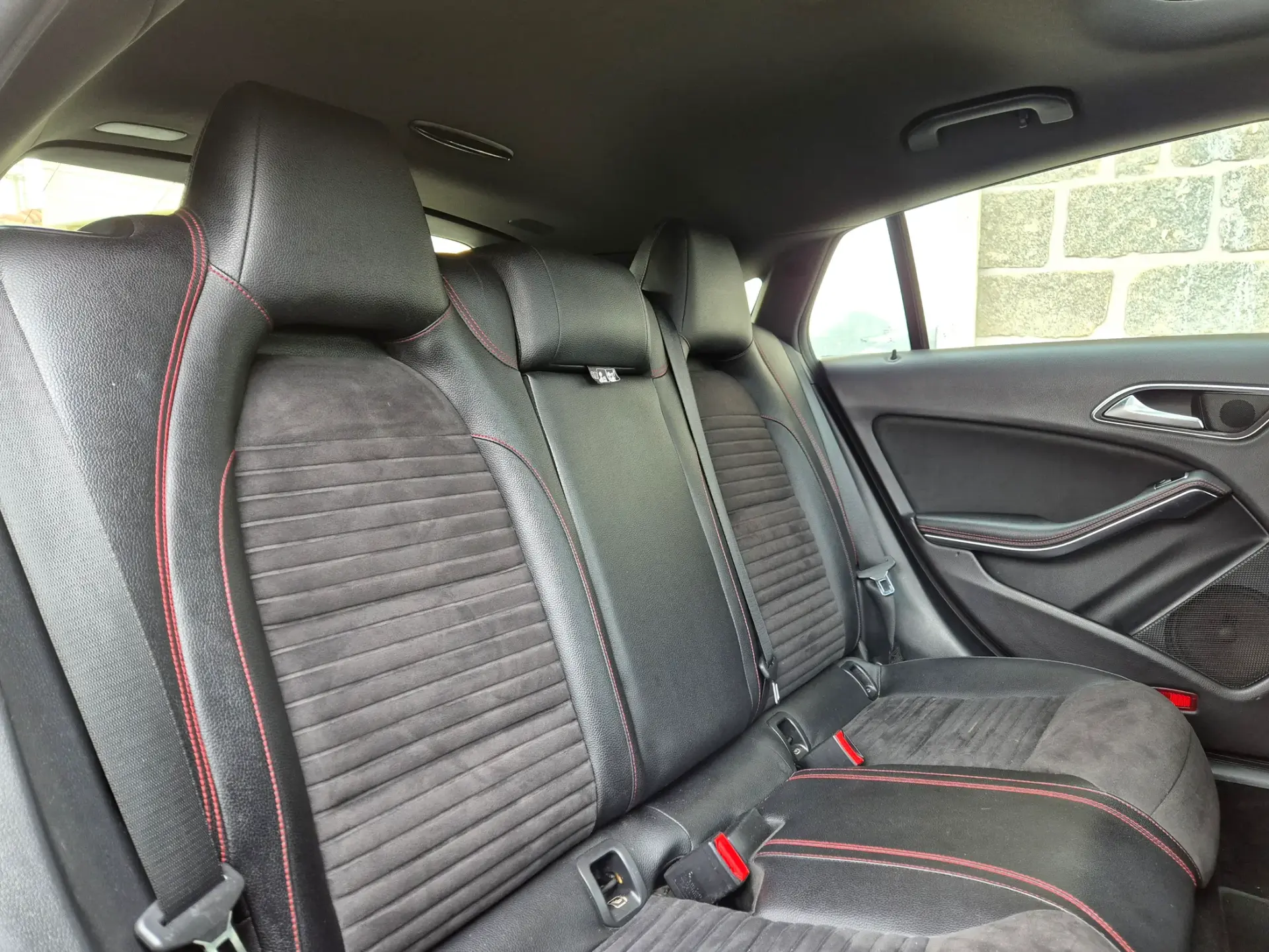 Mercedes-Benz CLA 200 d Shooting Brake AMG Line Aut. 11