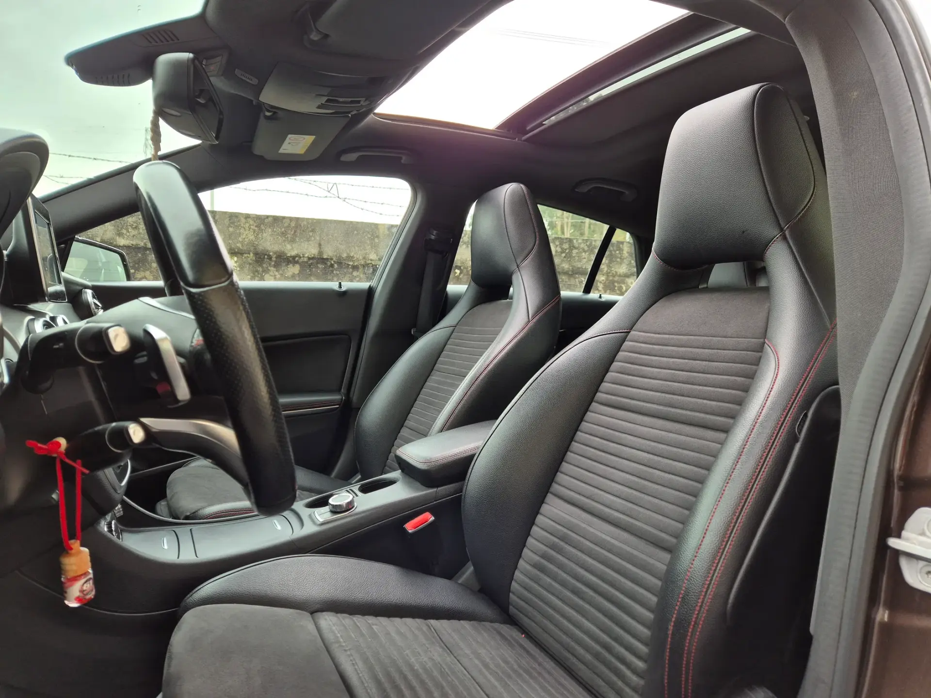 Mercedes-Benz CLA 200 d Shooting Brake AMG Line Aut. 14