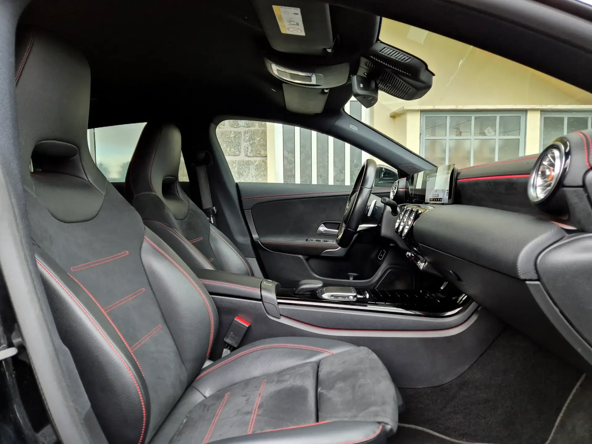 Mercedes-Benz CLA 250 e Shooting Brake AMG Line 12